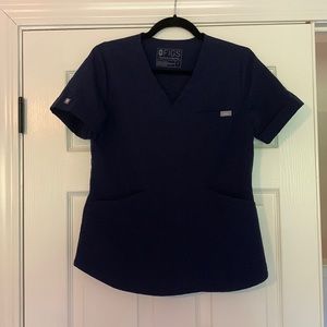 Figs scrub top